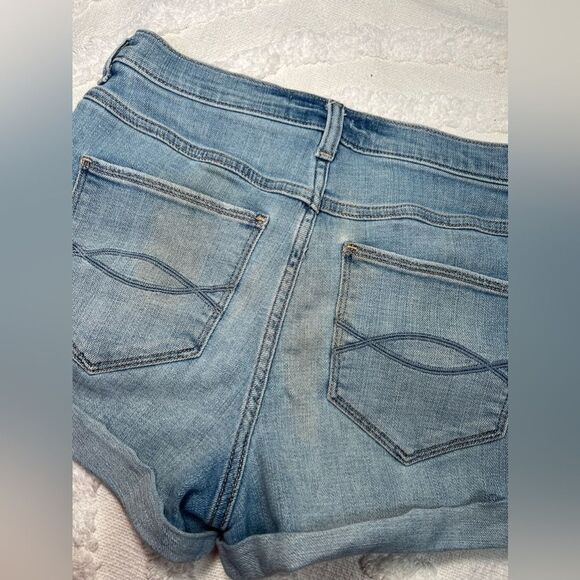 Abercrombie & Fitch high rise shorts size 6 embroidery flowers - Picture 2 of 5